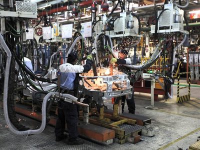 Por cuarto mes consecutivo, caen la industria y la construcción en el país