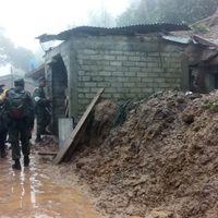 Van siete víctimas por deslaves en Oaxaca; gobierno solicita declaratoria de emergencia
