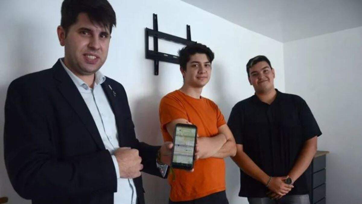 Exequiel Wiedermann, Thomás Mora y Cristian Cantero, creadores de Bachequén. Fuente: (Facebook)