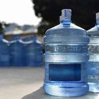 No tires los bidones de agua vacíos: creá estos canastos vintage, súper fabulosos y como de bazar