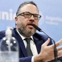 "Se dio por la falta de dólares": Matías Kulfas respaldó la prohibición de los pasajes en cuotas