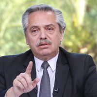 "Candidata con botas": Alberto Fernández disparó contra Vidal por las inundaciones en la Provincia