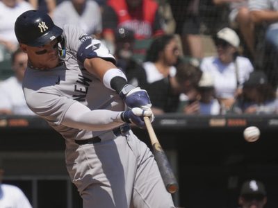 Aaron Judge iguala a Yogi Berra en el quinto lugar en la lista de jonrones de los Yankees