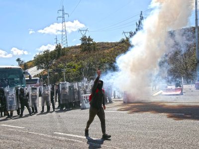 CNDH llama a instalar una mesa de diálogo para Ayotzinapa