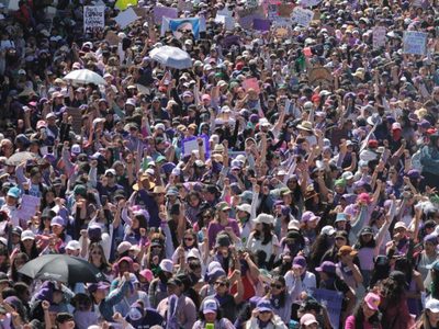 Madres buscadoras encabezaron marcha del 8M en Zacatecas; asistieron 10 mil mujeres (Video)