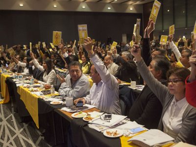 PRD posterga debate sobre sanciones a militantes que respaldan a AMLO