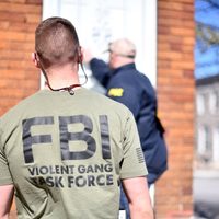 En último año de Trump, hubo 10 mil 528 crímenes de odio: FBI