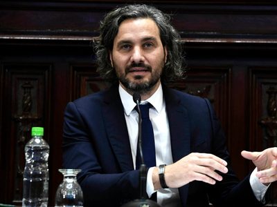 Santiago Cafiero reveló que el Gobierno podría volver a aumentar el salario mínimo