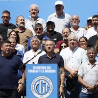 La CGT marchó a Plaza de Mayo y amenazó con un paro general
