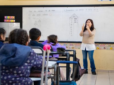 Docentes advierten que está en riesgo el inicio de clases por falta de fondos