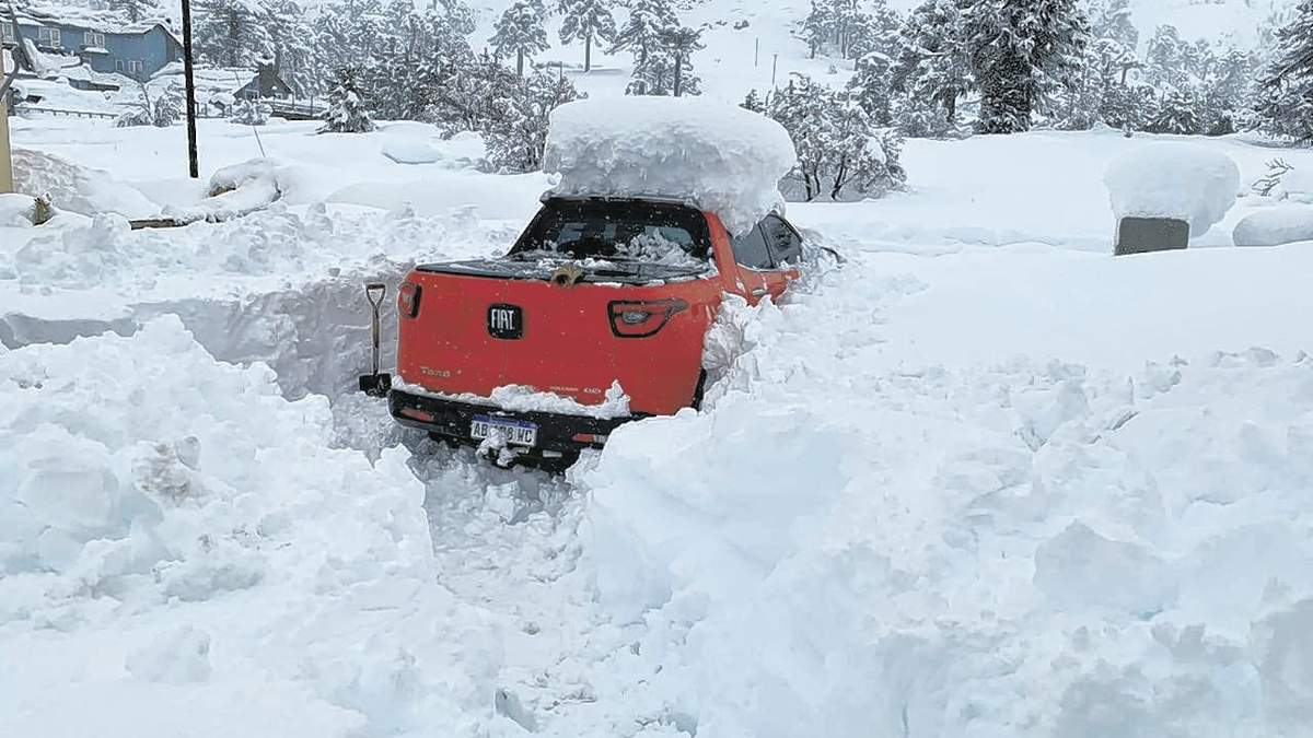 Rutas intransitables por las fuertes nevadas. Fuente: (Twitter)