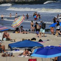 Tiburón ataca a una mujer en una playa de Nueva York