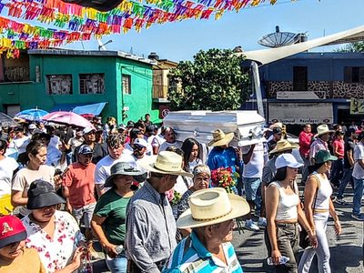 Despiden en Mazatepec a estudiante de la UAEM; persiste exigencia de justicia