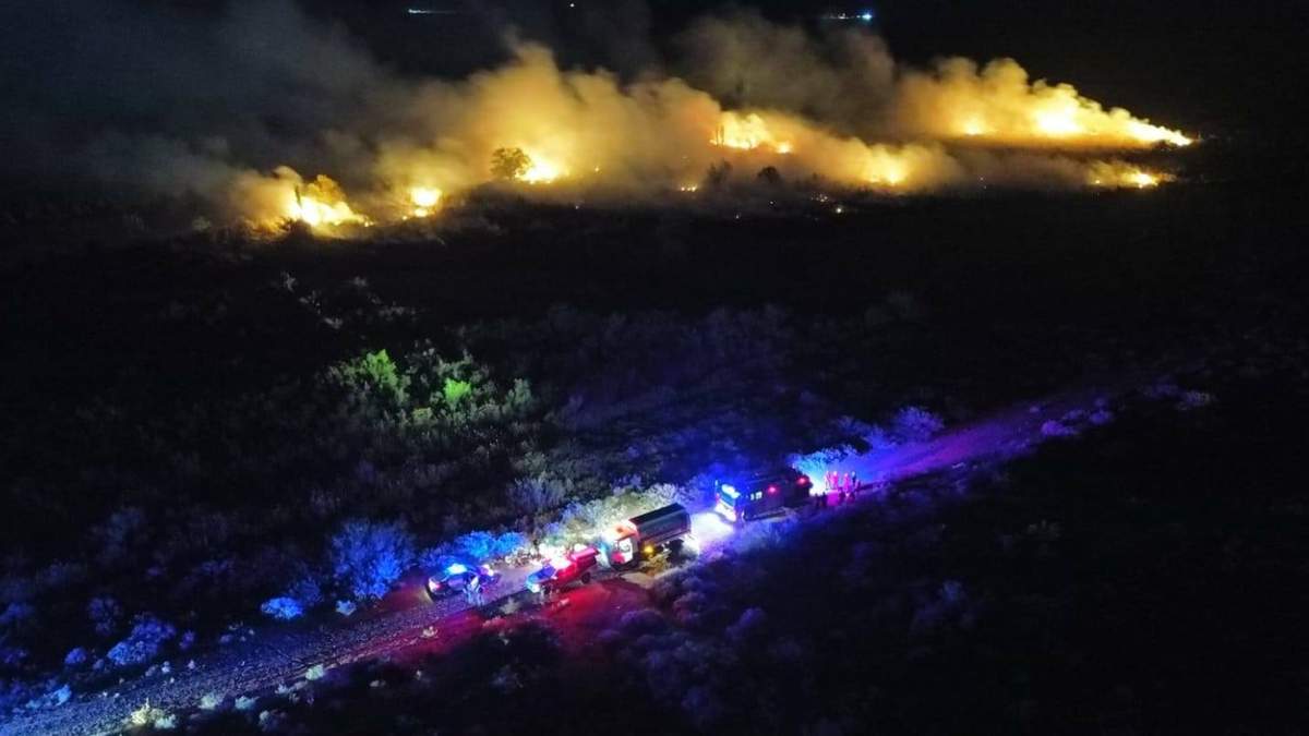 El siniestro afectó una zona de pastos detrás de las instalaciones de YPF. Fuente: (Facebook)