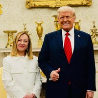 Trump dice que no tiene prisa por eliminar aranceles; se reúne con Giorgia Meloni
