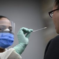 ¡Al fin! Las clínicas privadas ya pueden realizar testeos de coronavirus