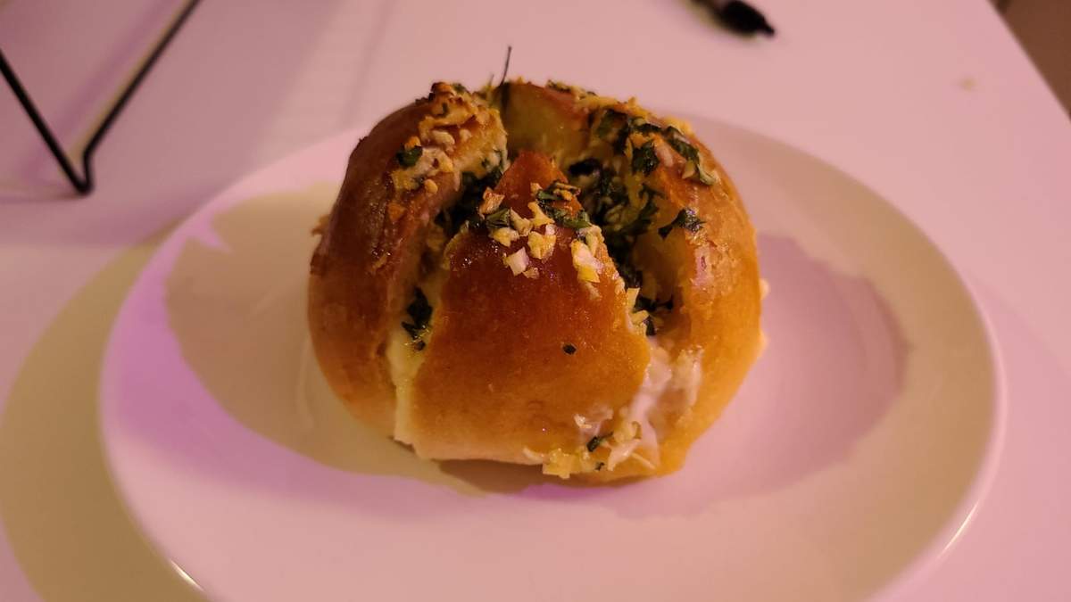 Pan de queso y ajo. Fuente: (Instagram)