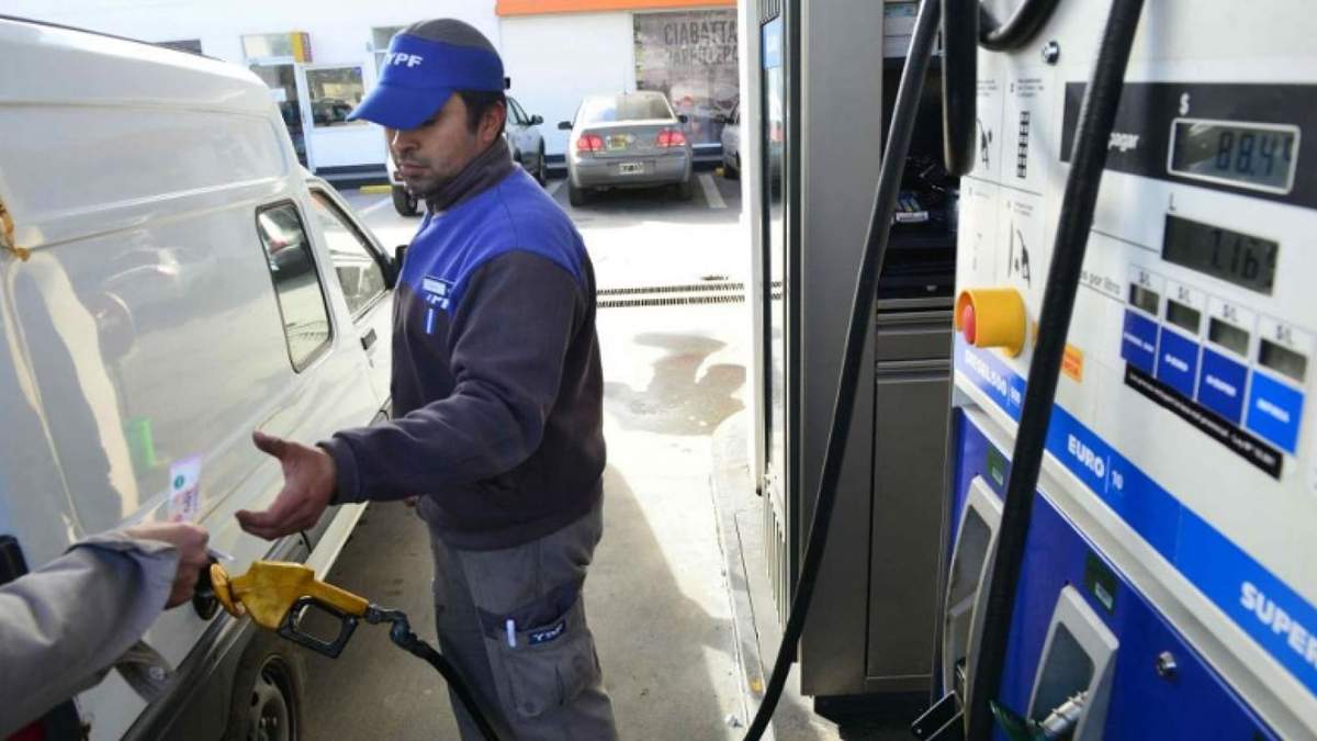 Expendio de combustibles. Fuente: (Twitter)