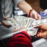 Desplome total: el dólar blue cotiza 15 pesos menos que la semana pasada