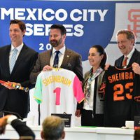 AMLO recibió a directivos de Grandes Ligas que jugarán en el estadio de los Diablos Rojos