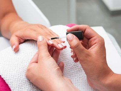 Nail Art: así de fácil te podés hacer el diseño de manicura francesa más coqueto, sin gastar una fortuna