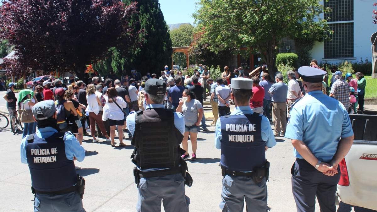 Protestas en San Martín de los Andes. Fuente: (Twitter)