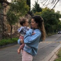 "Mi estufita de amor": con estas dulces postales, Violeta Urtizberea celebró los 11 meses de Lila