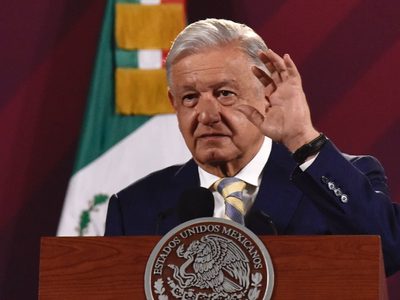 AMLO se reunirá mañana con consejeras "para iniciar una etapa nueva" con el INE