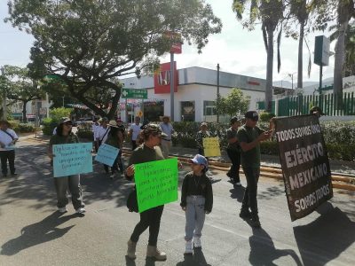 “No hay ni un paracetamol”: Militares retirados protestan en Chiapas por trato digno