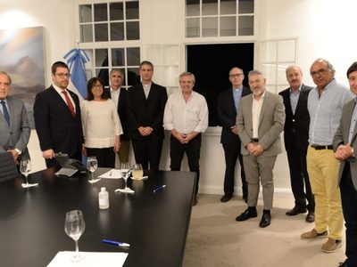 Alivio para los usuarios de la Tarjeta Alimentaria: Fernández modificó los plazos de recarga