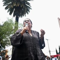 Revientan foro de Morena sobre reforma al Poder Judicial; increpan a ministra Lenia Batres
