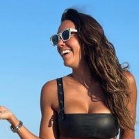 Del Olimpo a Ibiza: Floppy Tesouro cosechó suspiros en la playa