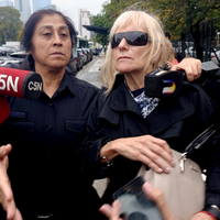 Una de las jubiladas que le prestó dólares a Adorni dijo que su hijo se encargó de la operación