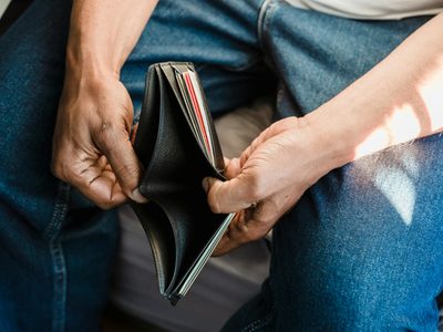 Las deudas se comen a los salarios: crece la cantidad de morosos