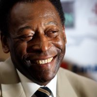 Pelé fue hospitalizado de urgencia por “hinchazón general”