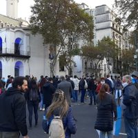 Insólito: cacerolazo, protestas y marchas contra la cuarentena