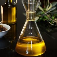 No solo frituras y ensaladas: otros buenos usos del aceite en la cocina