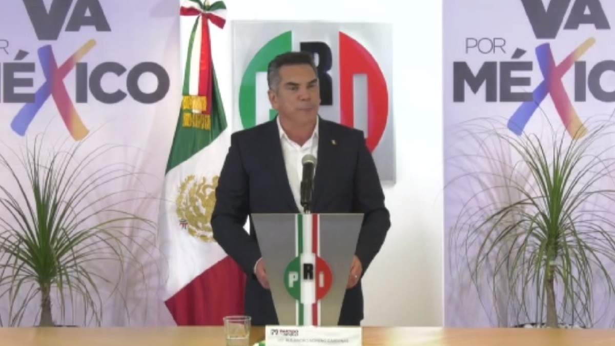 Alejandro Morena, líder del PRI, durante el anuncio de la coalición parcial