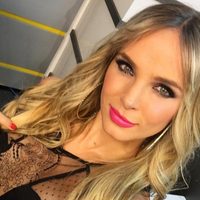 ¡Filtra todo! Elizabeth Loaiza se pone una prenda de encajes que deja ver lo que hay debajo
