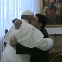 El Papa reza por Maradona y recuerda "con cariño" sus últimos encuentros