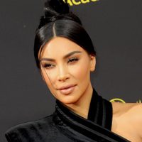 ¿Llegaron a otro nivel? Kim Kardashian acudió a los juzgados e impactó con un insólito atuendo