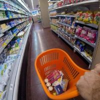 Multaron a dos supermercados de Neuquén por tener productos vencidos y precios engañosos