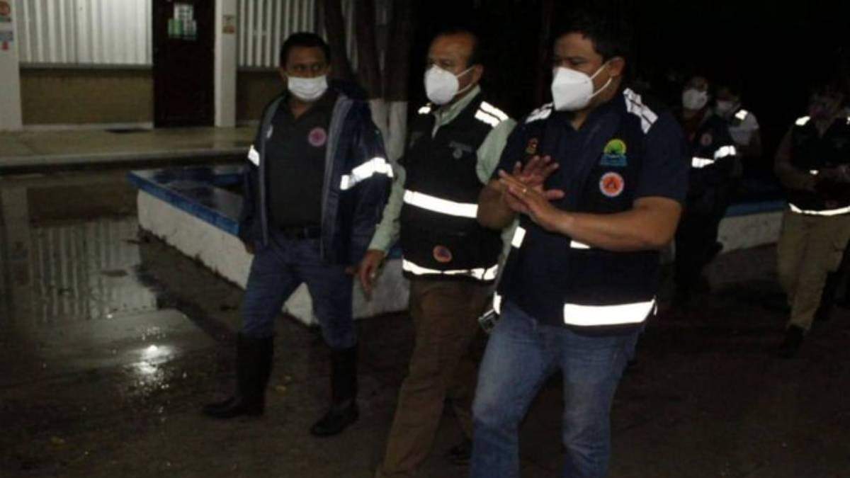 Personal de Protección Civil realiza un recorrido por las zonas afectadas por Grace