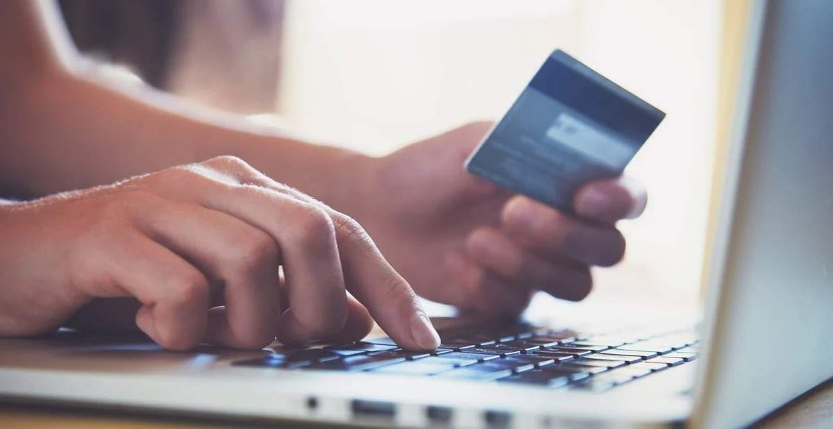 Desconocimiento de compras con tarjeta de crédito. Fuente: (Twitter)