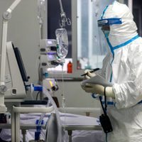 Suman 2 mil 112 muertes por nuevo coronavirus en China