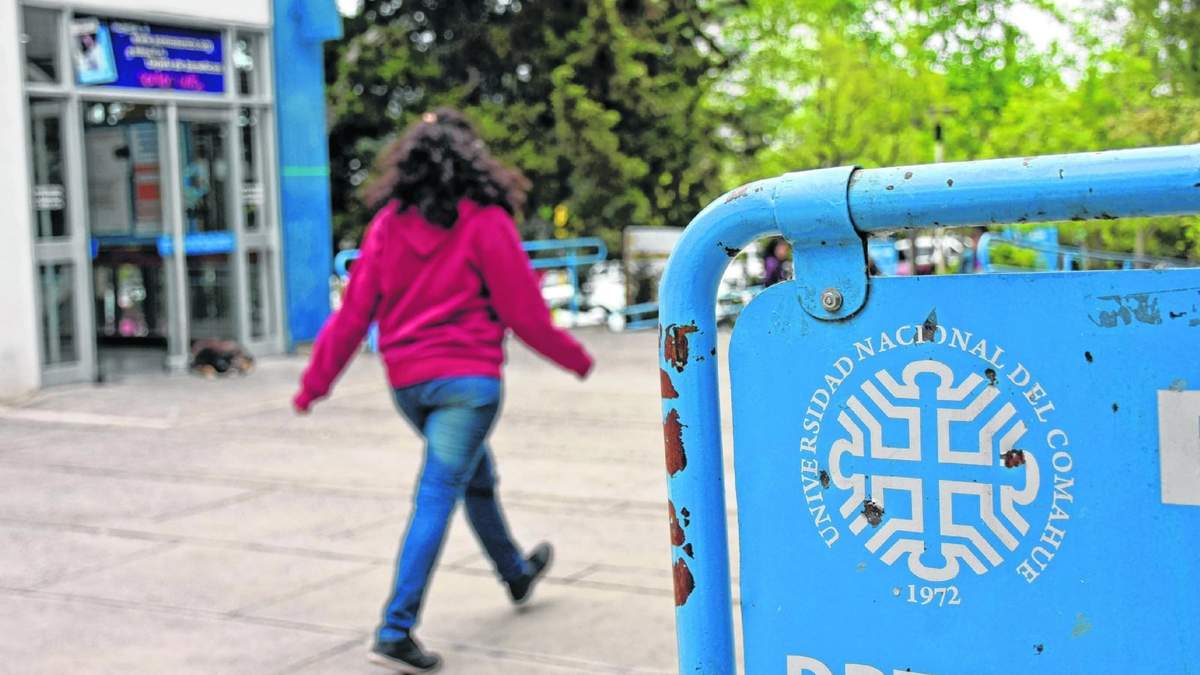 Una de las sedes de la UNCo (Universidad Nacional del Comahue). Fuente: (Twitter)