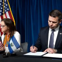EU y El Salvador firman acuerdo de asilo para migrantes
