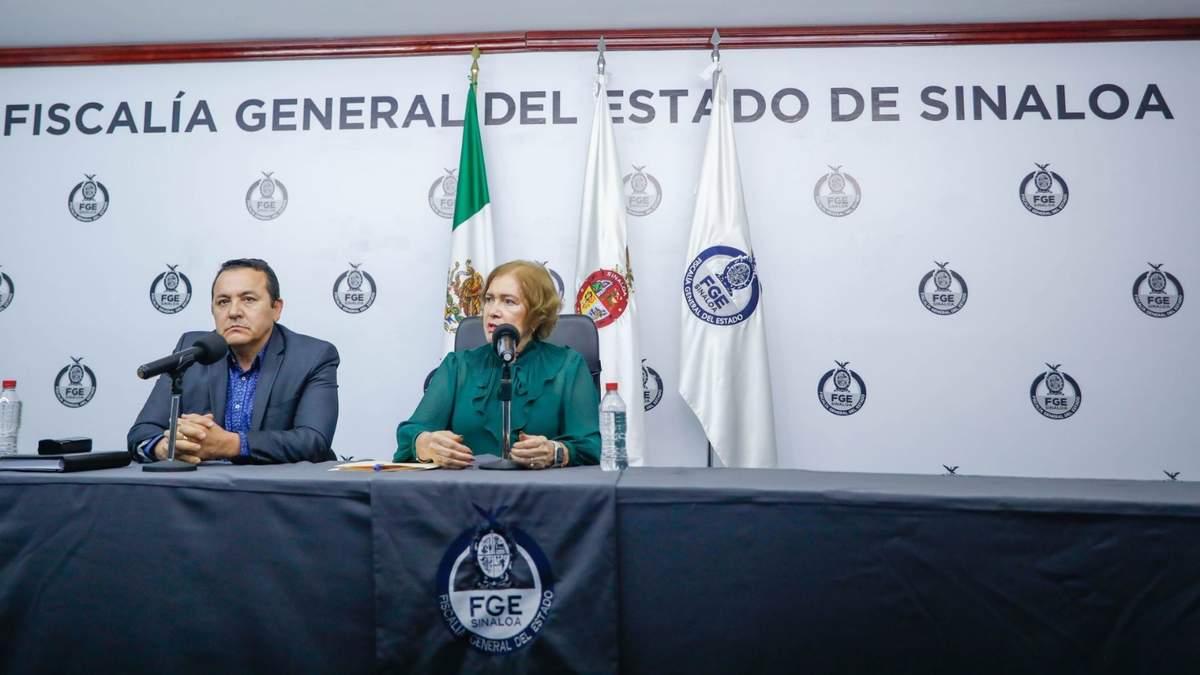 Conferencia en la fiscalía de Sinaloa