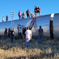 Mueren tres pasajeros de un tren que descarriló en Estados Unidos