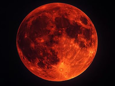 Liberate de la negatividad y la envidia con este poderoso ritual para aprovechar el eclipse y la energía de la Luna de Sangre